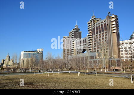 Hauptsitz der nationalen Ölgesellschaft KazMunaiGaz in Astana, Kasachstan Stockfoto
