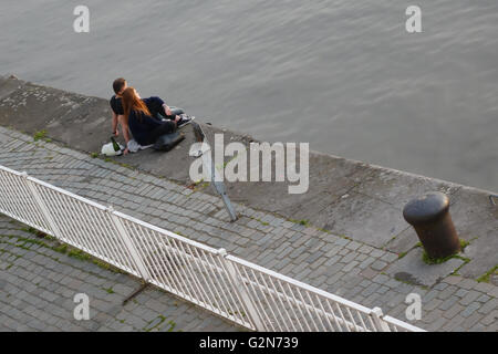 liebevolle paar am Wasser Antwerpen Belgien Europa Stockfoto