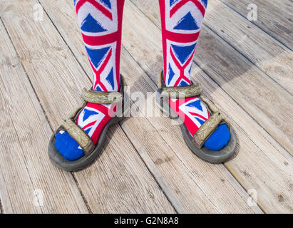 Trägers Gösch Socken mit Sandalen. Einsatzmöglichkeiten: schlechte Mode/Briten im Ausland /... Konzept Bild. Stockfoto