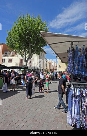 Straßenmarkt in der Altstadt von Alcudia, Mallorca Stockfoto