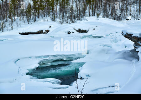 Wasserfall Malselvfossen schneebedeckt im Winter, Bardufoss, Troms, Norwegen, Europa Stockfoto