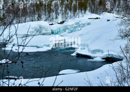 Wasserfall Malselvfossen schneebedeckt im Winter, Bardufoss, Troms, Norwegen, Europa Stockfoto