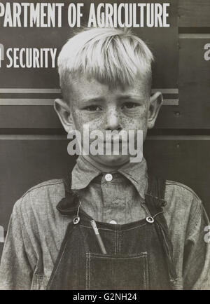 Junge Migranten, Migranten Camp Tulare, Visalia, Kalifornien, USA, März 1940 Stockfoto