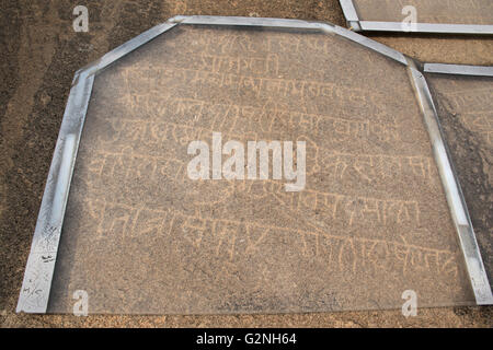 Inschriften auf dem vindhyagiri Hill, shravanbelgola, Karnataka, Indien. Stockfoto