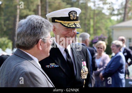 2016 American Memorial Service GB: VADM James G. Foggo III Kommandant uns 6. Flotte & ABMC Superintendent Craig Rahanian Stockfoto