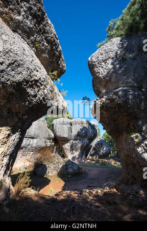 Erodierte Kalksteinfelsen in La Ciudad Encantada, die verzauberte Stadt, Park, Serrania de Cuenca, Castilla-la Mancha, Spanien Stockfoto