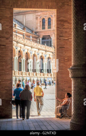 Menschen Platz, Plaza de España in Sevilla Stockfoto