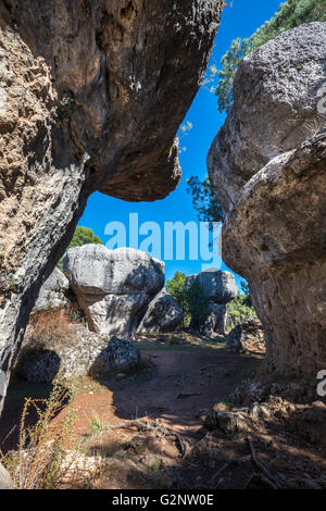 Erodierte Kalksteinfelsen in La Ciudad Encantada, die verzauberte Stadt, Park, Serrania de Cuenca, Castilla-la Mancha, Spanien Stockfoto