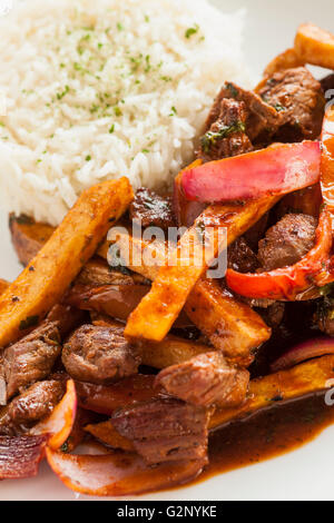 Lomo Saltado mit Reis, Schluck Eatery, Thousand Oaks, Kalifornien Stockfoto