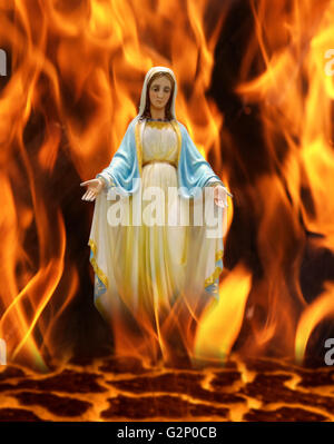 Jesus Christus Gott Antichrist cross Holly St. Hafen unserer lieben Frau Mariä Hölle Unterwelt infernal Fegefeuer Licht sparen Stockfoto