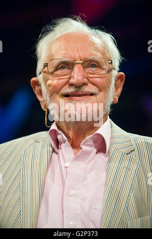 Shakespeare Gelehrter Stanley Wells sprechen auf der Bühne Hay Festival 2016 Stockfoto