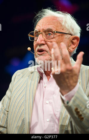 Shakespeare Gelehrter Stanley Wells sprechen auf der Bühne Hay Festival 2016 Stockfoto