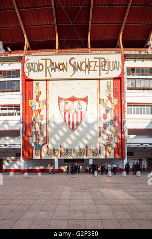 Teilansicht des Ramon Sanchez-Pizjuan Stadion, Zugehörigkeit zu FC Sevilla, Sevilla, Spanien Stockfoto