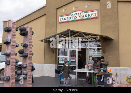 Santa Fe Bauernmarkt im historischen Viertel 12. Dezember 2015 in Santa Fe, New Mexico. Stockfoto