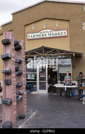 Santa Fe Bauernmarkt im historischen Viertel 12. Dezember 2015 in Santa Fe, New Mexico. Stockfoto