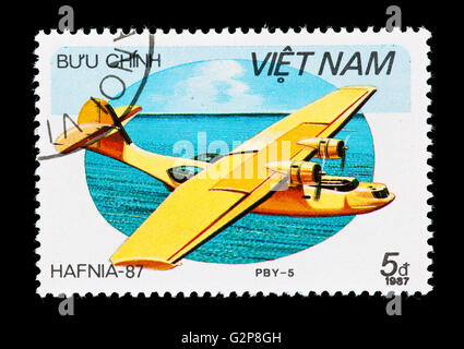 Briefmarke aus Vietnam, die Darstellung einer Consolidated PBY Catalina-Flugboot Stockfoto