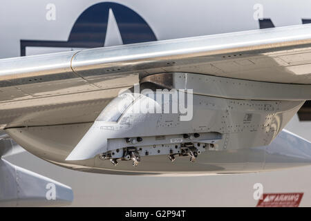 Harpoint (Pylon) auf dem Flügel eine ungebundene States Navy Boeing P-8A Poseidon Seefernaufklärer Waffen. Stockfoto