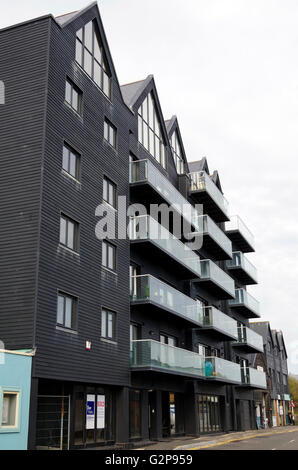 Hastings, E Sussex, Apartment block Rock-a-Nore Rd Stockfoto