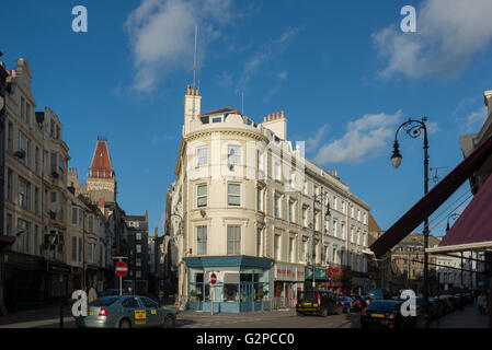 Robertson Street und Claremont. Hastings. East Sussex. Stockfoto