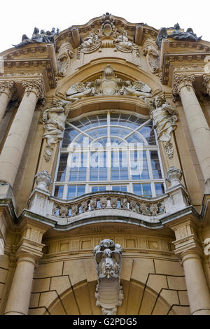 Gebäude des Landwirtschaftsmuseum im Komplex der Vajdahunyad-Burg in der Innenstadt von Budapest, Ungarn. Stockfoto