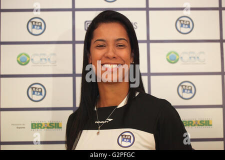 SAO PAULO, Brasilien - 06.01.2016: Präsentation V? Ley FEM EG Kiefern - weitere Verstärkung des Teams, der Ju Nogueira Spieler während der Präsentation der Volleyball team für die Saison 2016/2017, das Gymnasium Poliesportivo Henrique Vilaboim weibliche EC Pinheiros. (Foto: Ricardo Moreira / FotoArena) Stockfoto