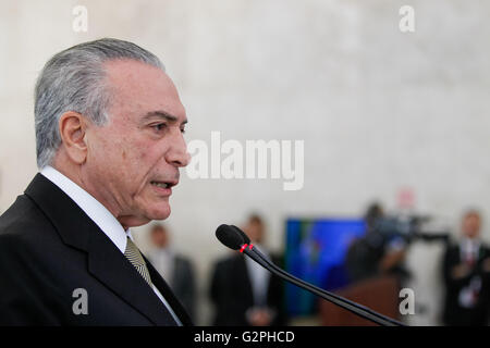 Brasilia, Brasilien. 1. Juni 2016. Bild zur Verfügung gestellt von Brasiliens Präsidentschaft zeigt brasilianischen interim Präsident Michel Temer bei einer Rede bei der Einweihung des neuen Präsidenten der staatlichen Unternehmen in Brasilia, Hauptstadt von Brasilien, am 1. Juni 2016. © Marcos Correa/Brasilien Präsidentschaft/Xinhua/Alamy Live-Nachrichten Stockfoto