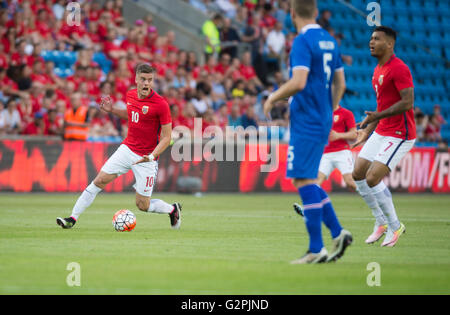 Oslo, Norwegen, 1.Juni. 2016. Norwegen schlug Island 3: 2 in ein Fußball-freundliches Haus im Ullevaal-Stadion. Hier ist Norwegens Markus Henriksen (10) gesehen in Aktion während des Spiels. Bildnachweis: Jan-Erik Eriksen/Alamy Live-Nachrichten Stockfoto