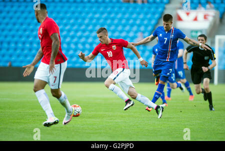 Oslo, Norwegen, 1.Juni. 2016. Norwegen schlug Island 3: 2 in ein Fußball-freundliches Haus im Ullevaal-Stadion. Hier ist Norwegens Markus Henriksen (10) gesehen in Aktion während des Spiels. Bildnachweis: Jan-Erik Eriksen/Alamy Live-Nachrichten Stockfoto