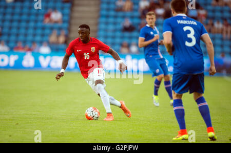 Oslo, Norwegen, 1.Juni. 2016. Norwegen schlug Island 3: 2 in ein Fußball-freundliches Haus im Ullevaal-Stadion. Hier ist Norwegens Adama Diomande (16) gesehen in Aktion während des Spiels. Bildnachweis: Jan-Erik Eriksen/Alamy Live-Nachrichten Stockfoto