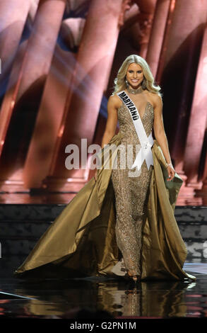 Las Vegas, NV, USA. 1. Juni 2016. 1. Juni 2016 - Las Vegas, Nevada - Miss Maryland, Christina Denny. 2016 Miss USA Festzug Vorrunde in der T-Mobile Arena. Bildnachweis: MJT/AdMedia Credit: Mjt/AdMedia/ZUMA Draht/Alamy Live-Nachrichten Stockfoto