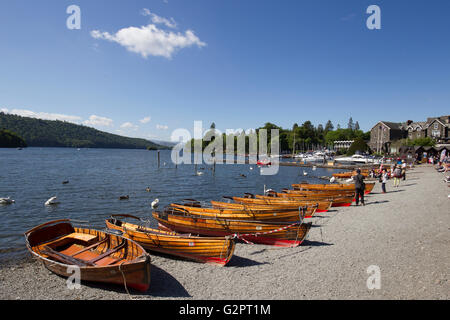 Lake Windermere 2. June2016 UK Wetter. Bowness auf Windermere voll von Touristen für Semesterhälfte, Bowness Bay Strand Credit: Gordon Shoosmith/Alamy Live News Stockfoto