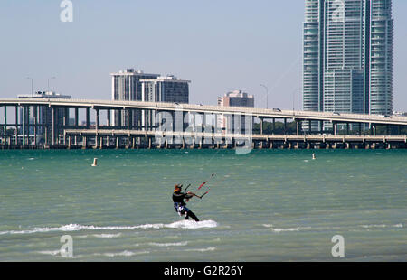 Kitesurfen in Miami, Florida Stockfoto