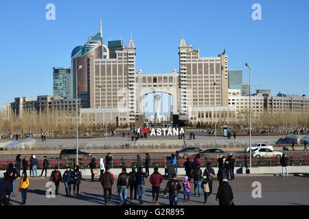 Hauptsitz der nationalen Ölgesellschaft KazMunaiGaz in Astana, Kasachstan Stockfoto