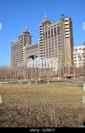 Hauptsitz der nationalen Ölgesellschaft KazMunaiGaz in Astana, Kasachstan Stockfoto
