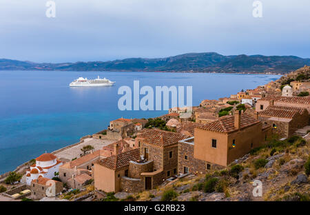 am frühen Morgen in der mittelalterlichen Stadt von Monemvasia, Griechenland Stockfoto