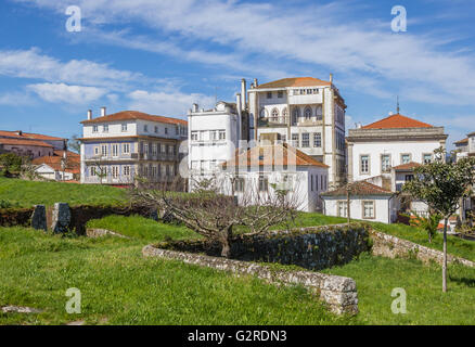 Festungsmauer und Häuser in Valenca Minho, Portugal Stockfoto