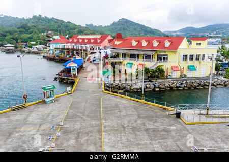 Roatan Stadtzentrum Einkaufsviertel, Hafen von Roatan, Honduras Stockfoto