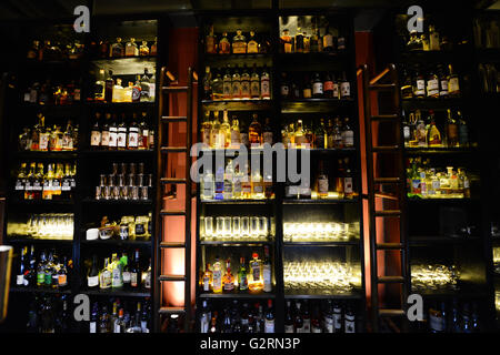 Die 28 Hongkong Street-cocktail-Bar in Singapur. Stockfoto