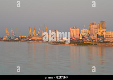 Der Hafen von Durres, Albanien auf Sunrise Stockfoto