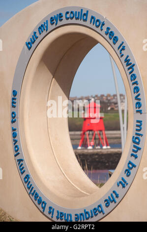 "Das Auge" des Bildhauers Stephen Broadbent, Littlehaven Promenade, South Shields Stockfoto