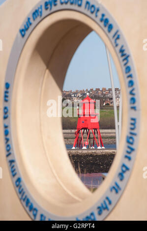 "Das Auge" des Bildhauers Stephen Broadbent, Littlehaven Promenade, South Shields Stockfoto