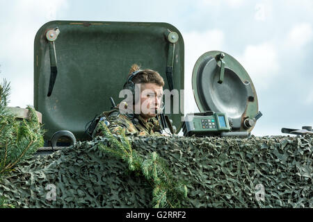 Gardelegen, Deutschland, Panzer Grenadier-Kompanie in einer Praxis auf dem Truppenübungsplatz Altmark Stockfoto