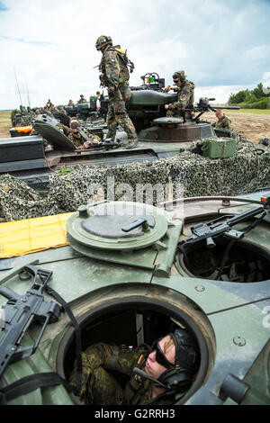 Gardelegen, Deutschland, Panzer Grenadier-Kompanie in einer Praxis auf dem Truppenübungsplatz Altmark Stockfoto