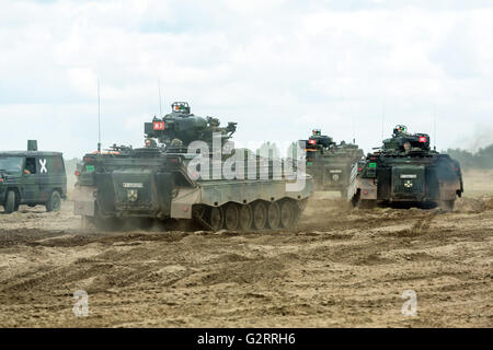 Gardelegen, Deutschland, Panzer Grenadier-Kompanie in einer Praxis auf dem Truppenübungsplatz Altmark Stockfoto