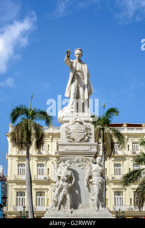 Statue von Jose Marti und Hotel Inglaterra, Parque Central, Havanna, Kuba Stockfoto