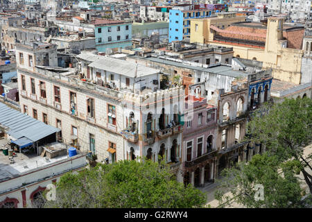 Stadtbild Ansicht der Gebäude am Paseo de Marti (Prado) und Havanna Dächer vom Hotel Parque Central, Havanna, Kuba Stockfoto