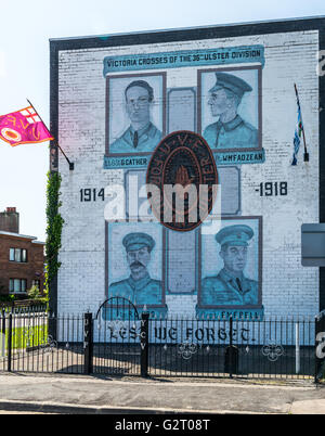 36. Ulster Division Wandbild in der Loyalisten Burg Estate in East Belfast. Stockfoto