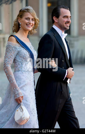 Prinz Nikolaos und Tatiana Prinzessin von Griechenland, Teilnahme an der Hochzeit von Prinz Carl Philip von Schweden und Sofia Hellqvist Stockfoto