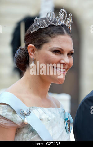 Kronprinzessin Victoria von Schweden, besucht die Hochzeit von Prinz Carl Philip von Schweden und Sofia Hellqvist Stockfoto