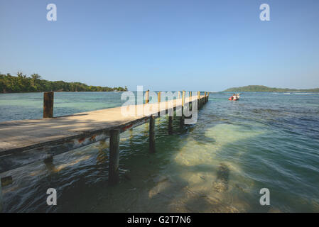 Steg auf Carenero Insel in Bocas Del Toro, Panama Stockfoto